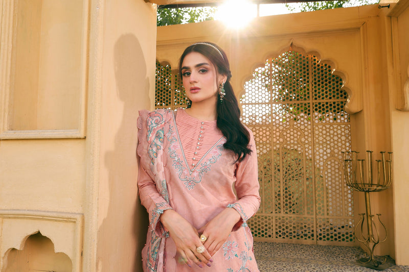 Hira Mani ft. Mona Jacquard Collection HMM4