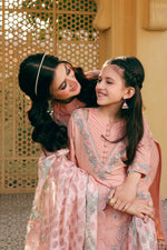 Hira Mani ft. Mona Jacquard Girls Collection GHMM4