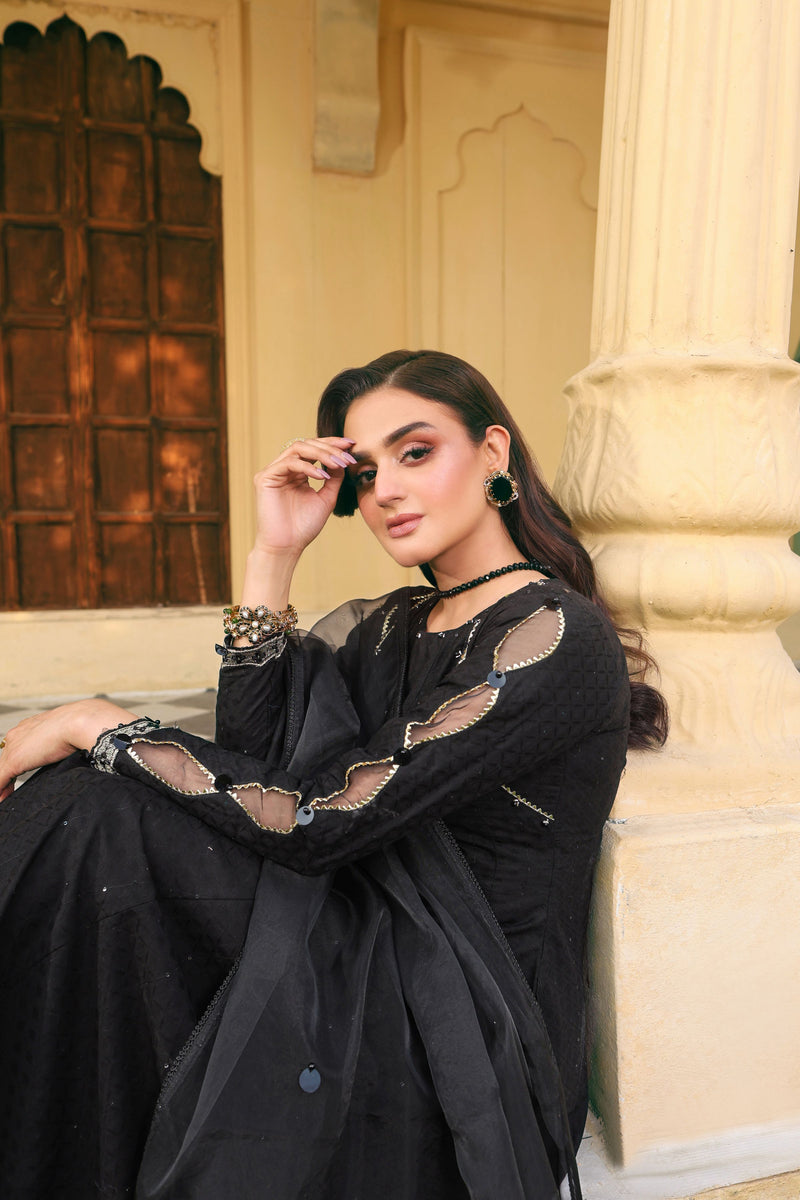 Hira Mani ft. Mona Jacquard Collection HMM3