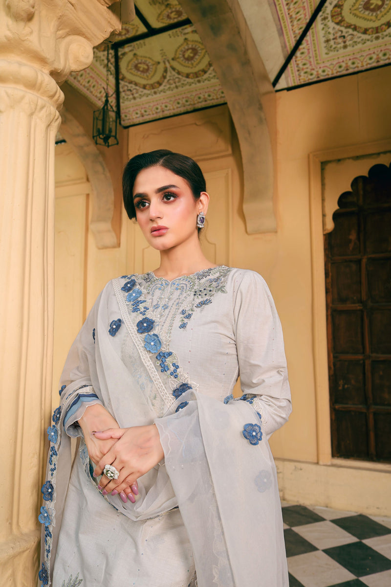 Hira Mani ft. Mona Jacquard Collection HMM1