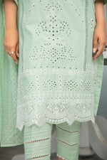 NOORMA KAMAL CHIKANKARI LAWN 01