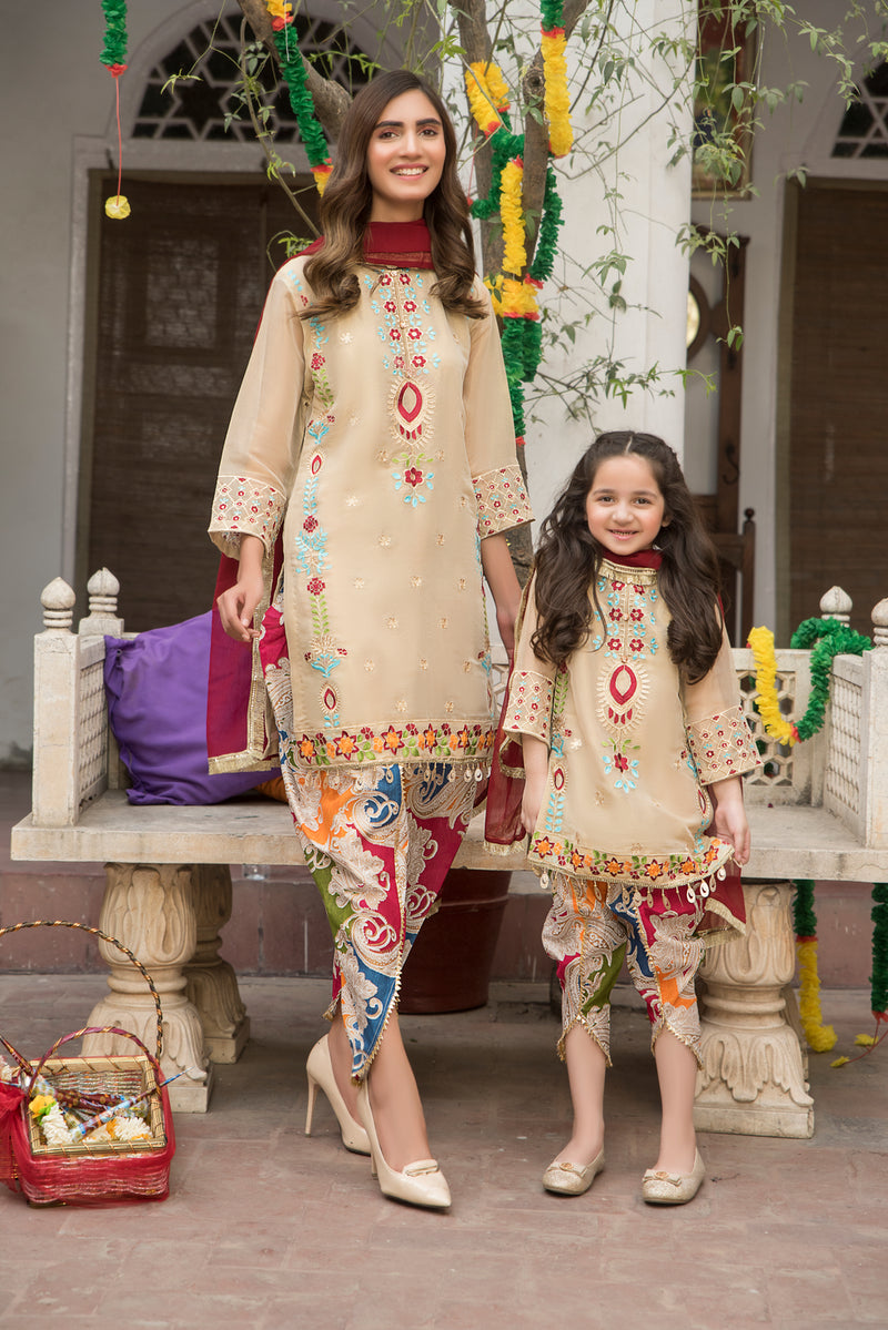 PAKISTANI CELEBRITIES INSPIRED EID OUTFITS - Andaaz Fashion Blog
