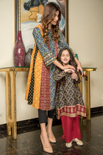 Girls Ready to Wear Lawn Kurta 16